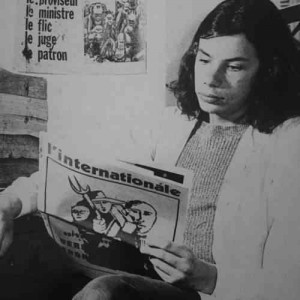Charlie lisant l'Internationale 1972